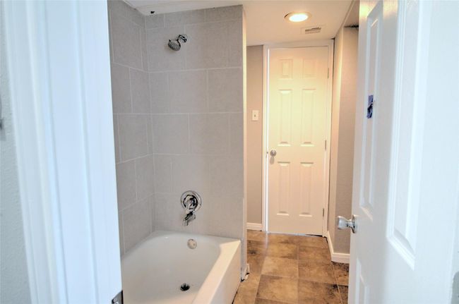 APT-601 - 16120 Stuebner Airline Rd, House attached with 2 bedrooms, 2 bathrooms and 2 parking in Spring TX | Image 5