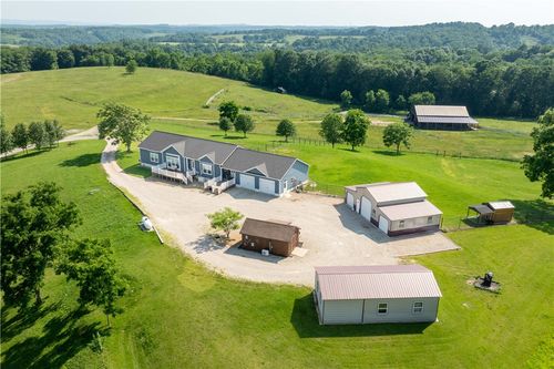 140 Jocelynn Ln, Smithfield, PA, 15478-9607 | Card Image