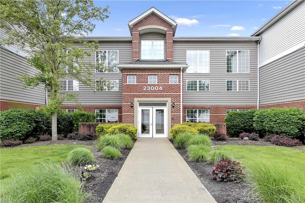 217 23004 Chandlers Lane, Sold in Olmsted Falls Zoocasa