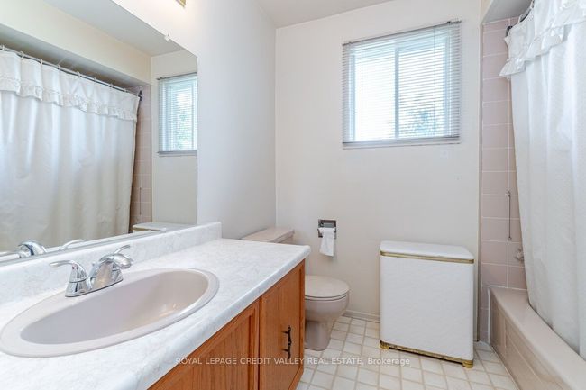 10 Polygon Crt, House other with 4 bedrooms, 3 bathrooms and 4 parking in Brampton ON | Image 27