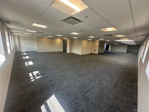 111 Broadway, Lynbrook, NY, 11563-3282 | Card Image