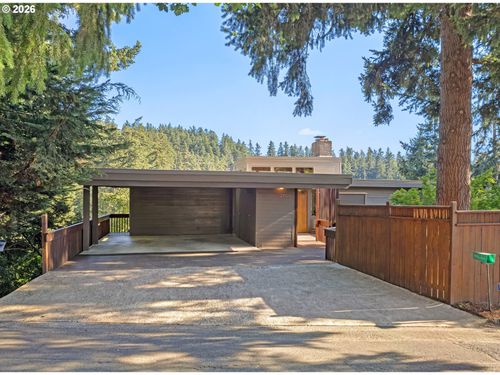 2300 Parkside Ln, Eugene, OR, 97403-2111 | Card Image