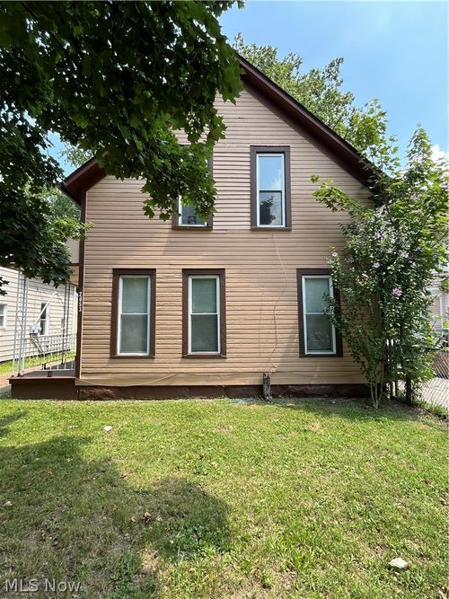 2053 W 95th St, Cleveland, OH, 44102-3727 | Card Image