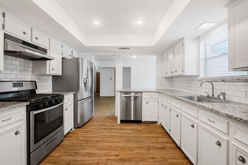 10604 School House Ln, Austin, TX, 78750-1757 | Card Image