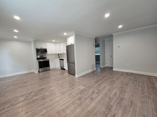 112-112 Glenwood Ave, Bridgeport, CT, 06610-1631 | Card Image