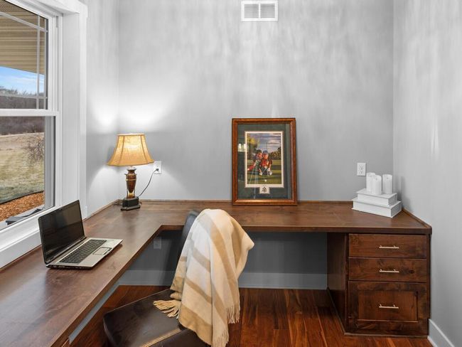 office with built in desk | Image 15