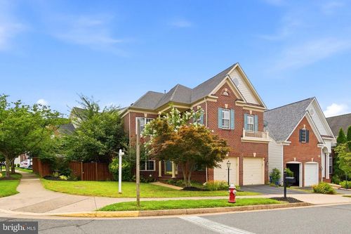 8181 Usher Dr, LORTON, VA, 22079-2947 | Card Image