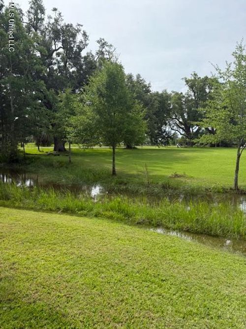 5912 Bullock Ave, Biloxi, MS, 39532-5604 | Card Image