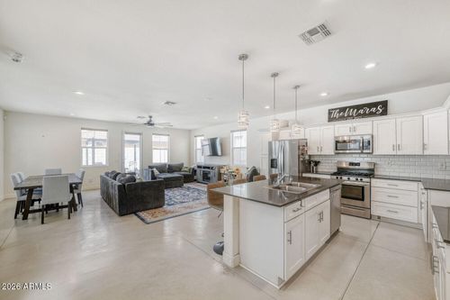 24-3218 W Glendale Ave, Phoenix, AZ, 85051-7433 | Card Image