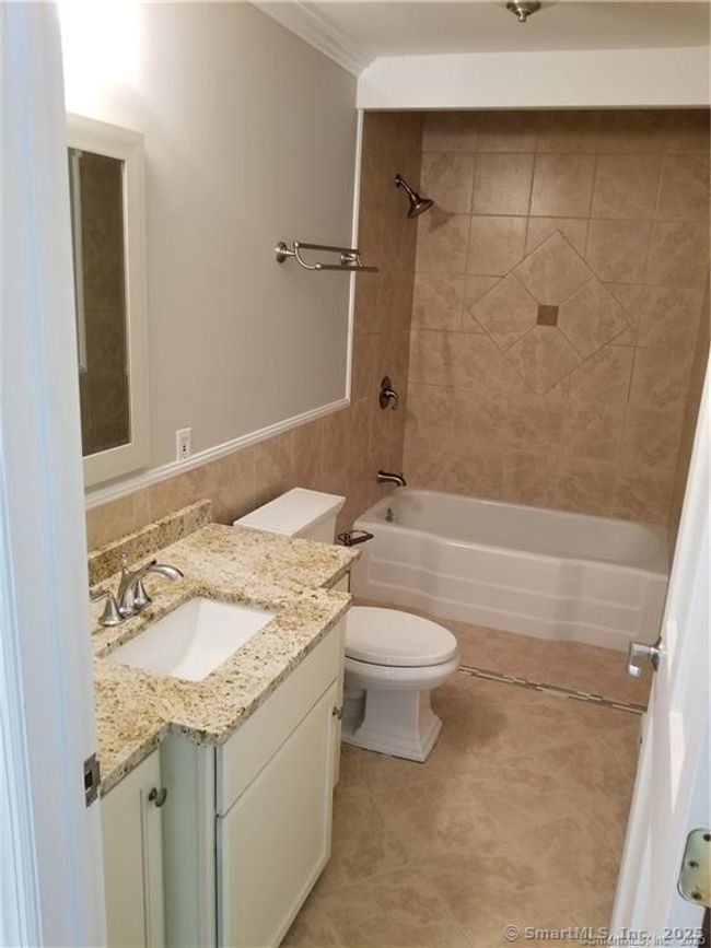 10 Overlook Dr, House other with 3 bedrooms, 2 bathrooms and null parking in Danbury CT | Image 5