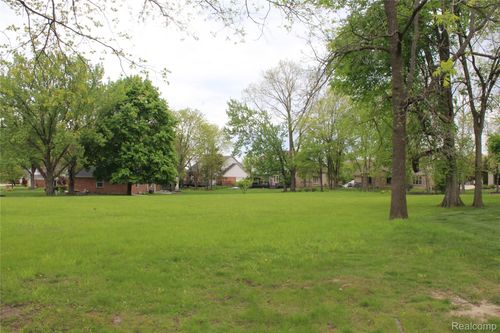 22335 Diamond Ct, Farmington Hills, MI, 48335-5414 | Card Image