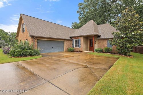 131 Stillhouse Creek Dr, Madison, MS, 39110-6943 | Card Image