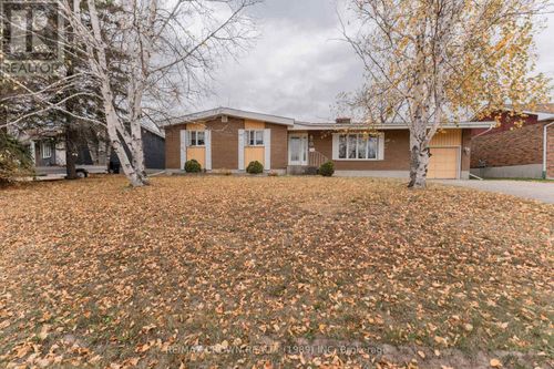 13 Kimberly Dr, Kapuskasing, ON, P5N1L4 | Card Image