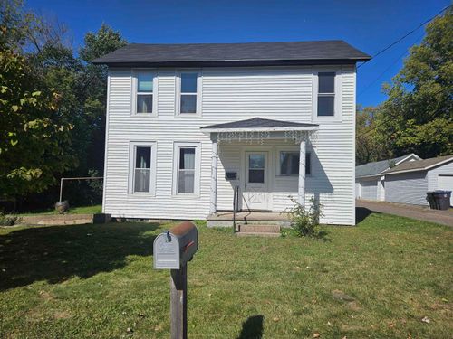 210 E Willow St, Chippewa Falls, WI, 54729-2648 | Card Image