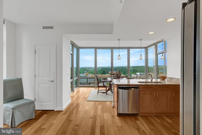 UNIT-907 - 11990 Market St, Condo with 3 bedrooms, 2 bathrooms and null parking in RESTON VA | Image 11