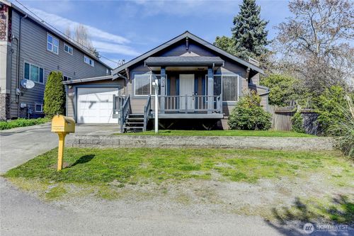 1048 S Director St, Seattle, WA, 98108-4701 | Card Image