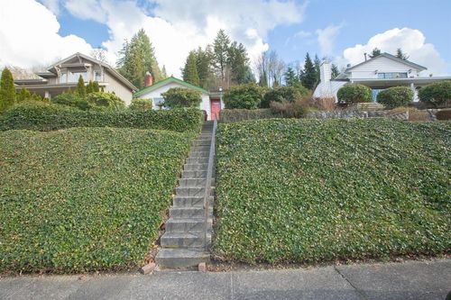 7352 Barnet Rd, Burnaby, BC, V5A1E4 | Card Image