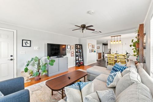 41 Rochambeau Ave, Providence, RI, 02906-1909 | Card Image