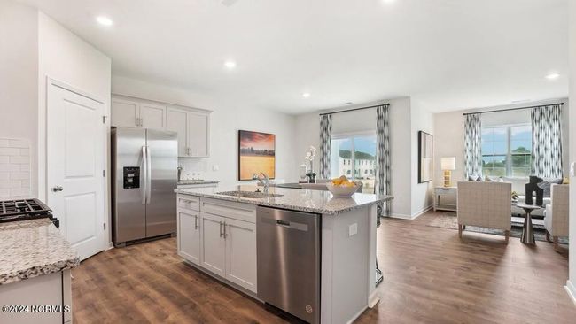 208 Lake Tyler Dr, House other with 4 bedrooms, 2 bathrooms and 2 parking in New Bern NC | Image 7