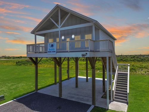 1021 Sunset Dr, Crystal Beach, TX, 77650 | Card Image