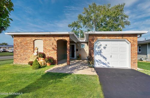 27 Rossetti Ct, Brick, NJ, 08724-2425 | Card Image