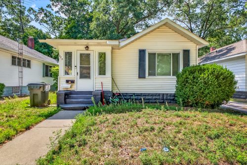 1075 Mclaughlin Ave, Muskegon, MI, 49442-4033 | Card Image
