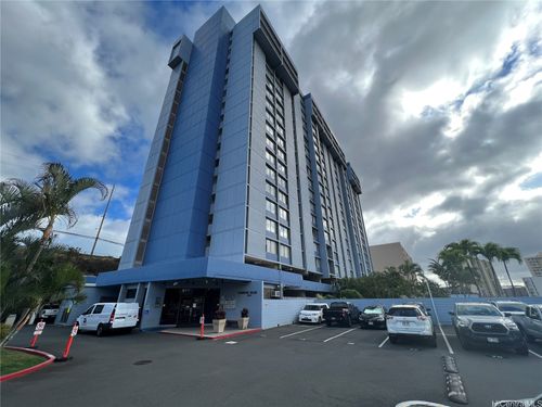 310-3045 Ala Napuaa Pl, Honolulu, HI, 96818-2709 | Card Image