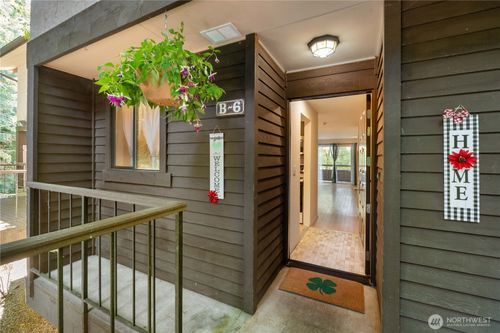 b-6-140 Summit Ave N, Kent, WA, 98030-4799 | Card Image