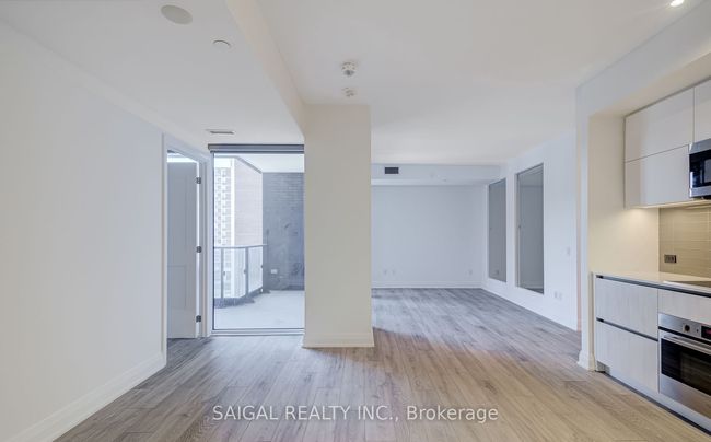 601 - 21 Park St E, Condo with 2 bedrooms, 2 bathrooms and 1 parking in Mississauga ON | Image 11