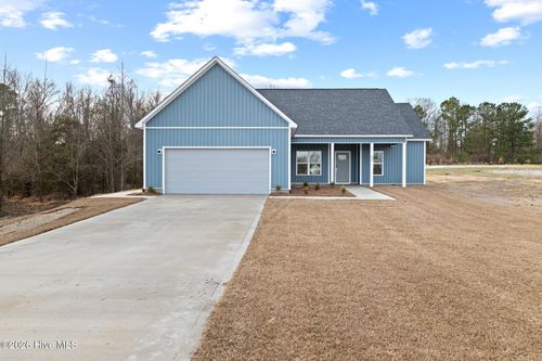 411 Wade Dr, Richlands, NC, 28574 | Card Image