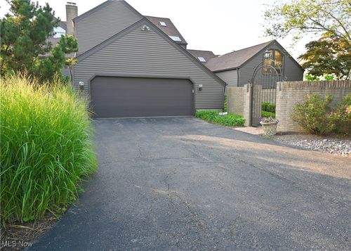1415 Harbor Dr Nw, Canton, OH, 44708-3098 | Card Image