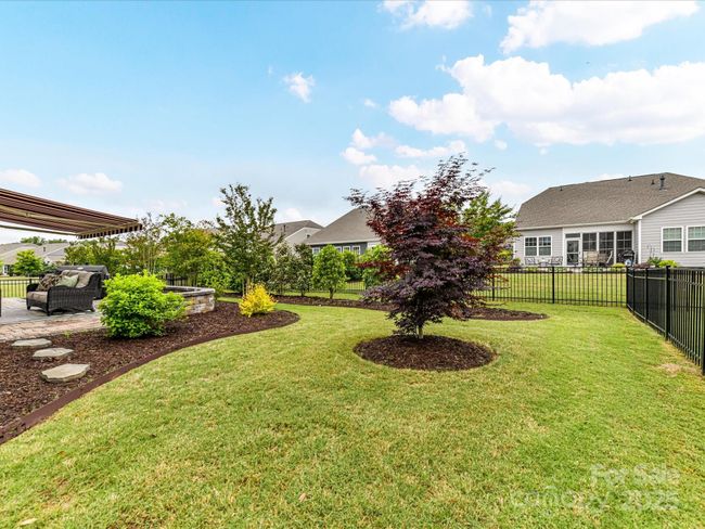 Fenced Yard | Image 33