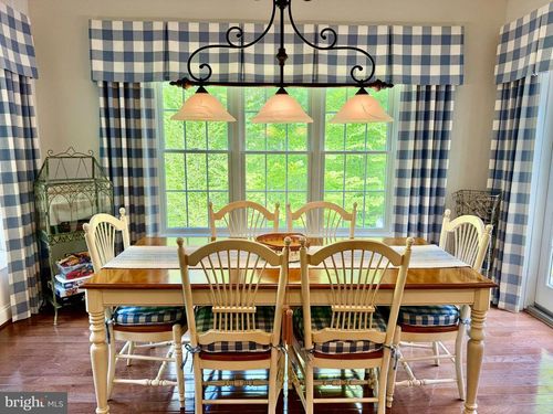 8485 Rogues Rd, WARRENTON, VA, 20187-8346 | Card Image