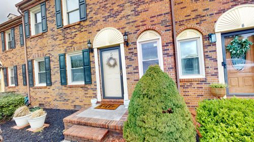 103 Mayfield Dr, Elizabethton, TN, 37643-6197 | Card Image