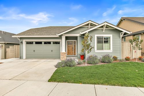 3937 Wyoming Ln, Medford, OR, 97504-5251 | Card Image