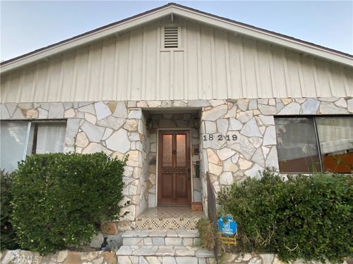 18219 Rayen St, Northridge, CA, 91325 | Card Image