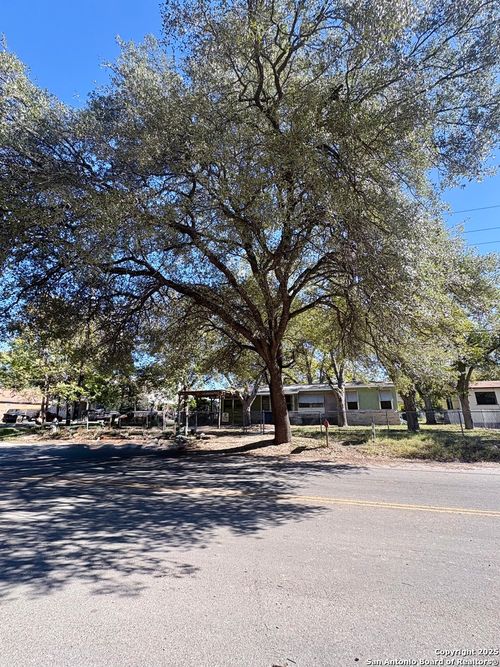 878 Denver Dr, New Braunfels, TX, 78130-4156 | Card Image