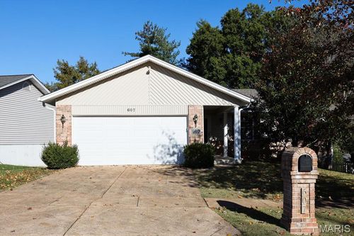 607 Rustic Valley Dr, Ballwin, MO, 63021-6209 | Card Image