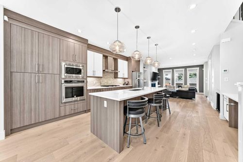 218 26 Ave Nw, Calgary, AB, T2M2C9 | Card Image