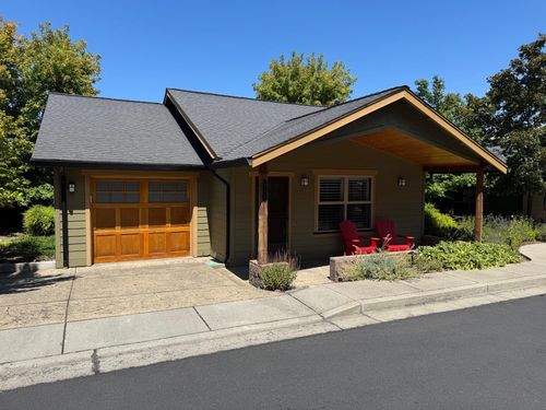 458 Beach St, Ashland, OR, 97520-3210 | Card Image