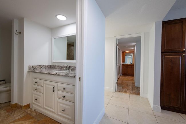 APT-1134 - 122 Lakeshore Dr, Condo with 2 bedrooms, 2 bathrooms and null parking in North Palm Beach FL | Image 40