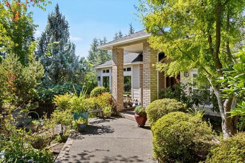 4760 Torrey Pines Dr, Medford, OR, 97504-9288 | Card Image