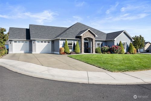 2008 S 87th Avenue, Yakima, WA, 98903 | Card Image