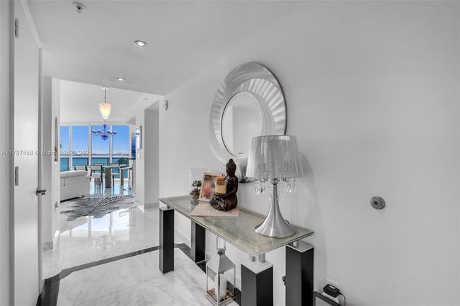 APT-1002 - 1881 79 Th Street Cswy, Condo with 2 bedrooms, 3 bathrooms and null parking in North Bay Village FL | Image 9