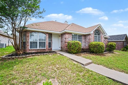 9901 Queens Rd, Frisco, TX, 75035-3913 | Card Image