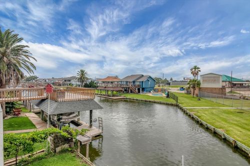 286 Ling St, Bayou Vista, TX, 77563-2615 | Card Image