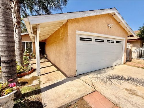 18854 6th St, Bloomington, CA, 92316-3727 | Card Image
