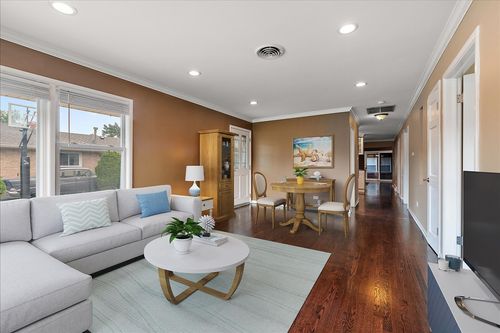 8758 Nashville Ave, Oak Lawn, IL, 60453-1030 | Card Image