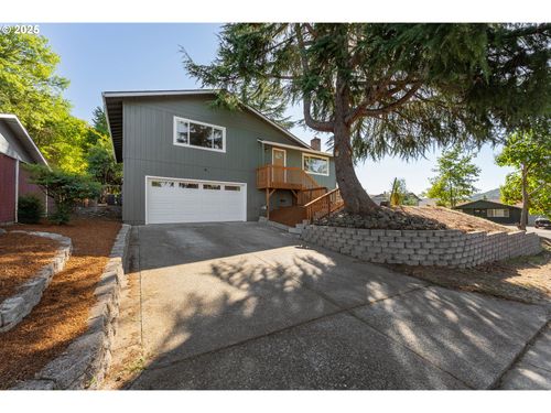 2197 Del Mar Dr, Roseburg, OR, 97471-4669 | Card Image