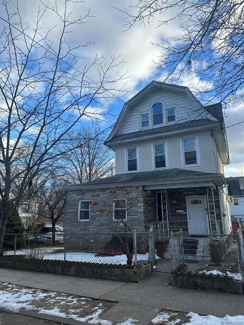 85-20 85th Rd, Woodhaven, NY, 11421-1261 | Card Image